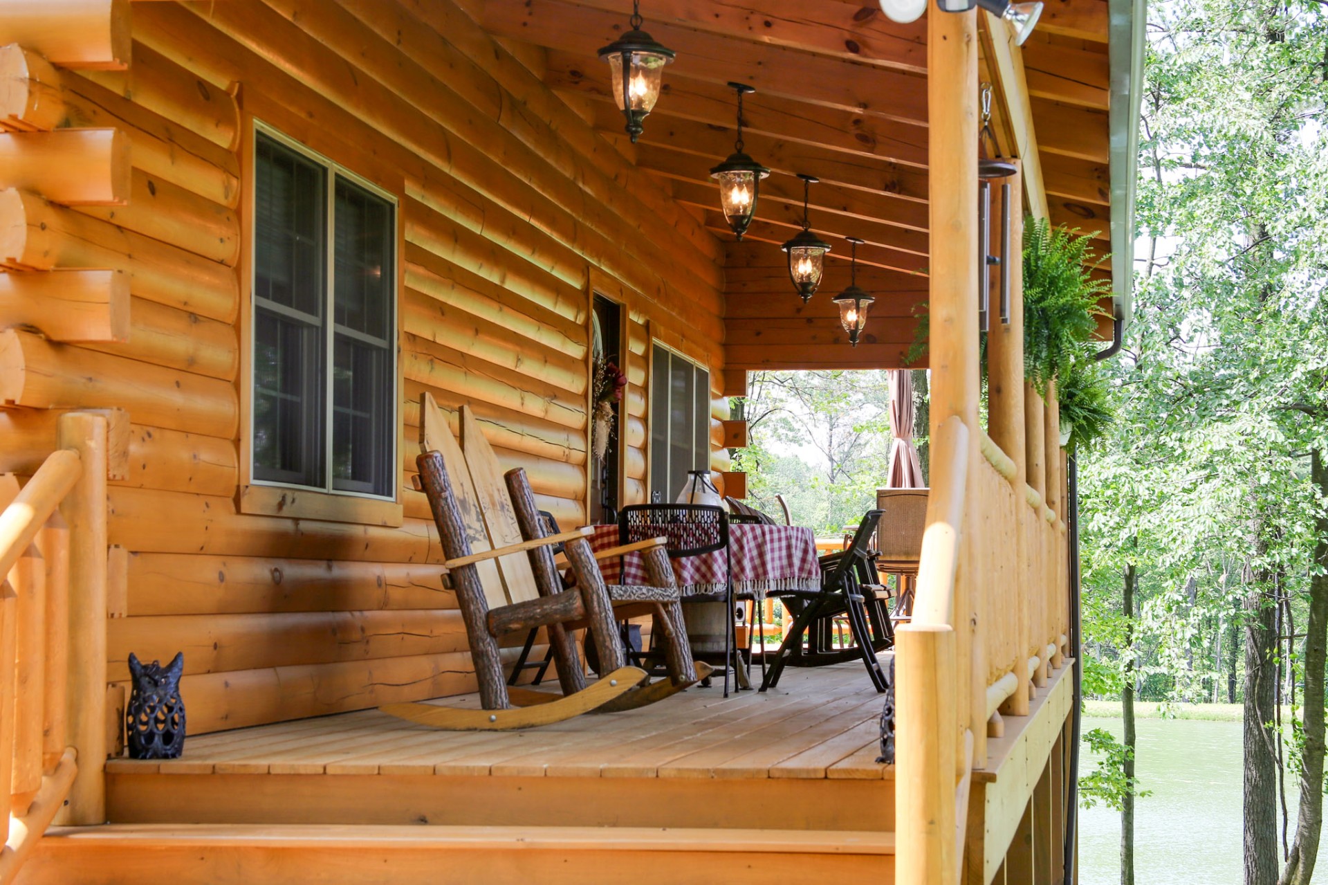 Shade Mountain II covered porch with rocking chairs